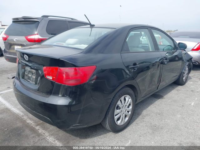 Photo 3 VIN: KNAFT4A2XB5403897 - KIA FORTE 