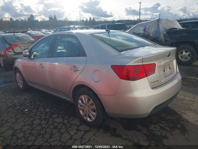 Photo 2 VIN: KNAFT4A2XC5481792 - KIA FORTE 