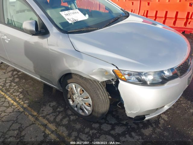 Photo 5 VIN: KNAFT4A2XC5481792 - KIA FORTE 