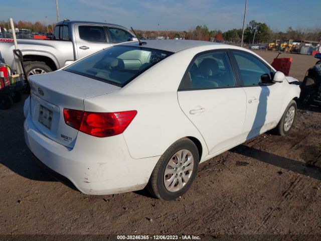 Photo 3 VIN: KNAFT4A2XC5532675 - KIA FORTE 