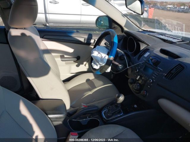 Photo 4 VIN: KNAFT4A2XC5532675 - KIA FORTE 