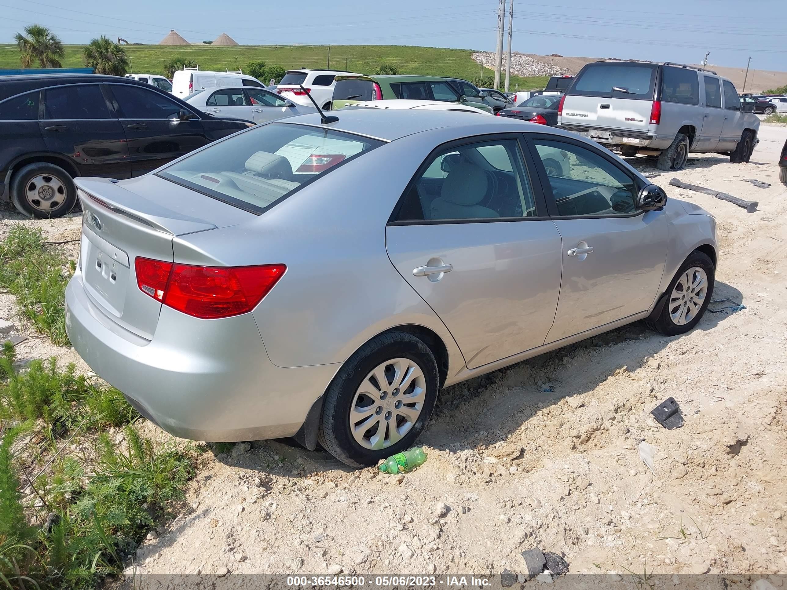 Photo 3 VIN: KNAFT4A2XC5580094 - KIA FORTE 