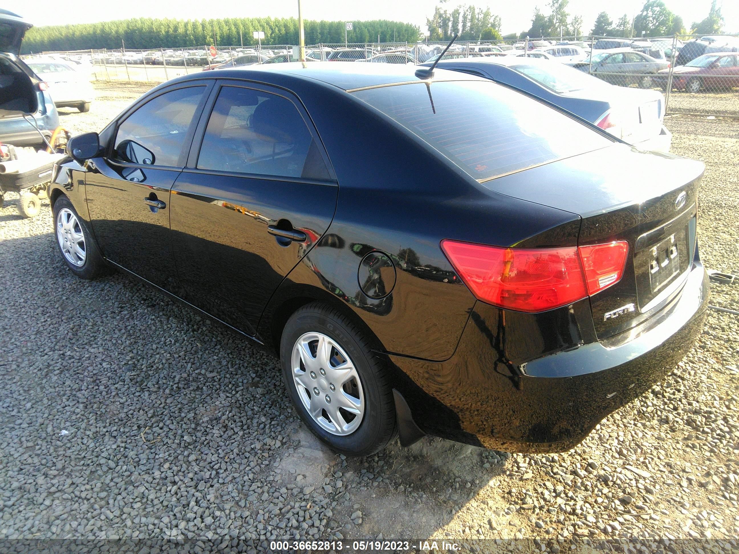 Photo 2 VIN: KNAFT4A2XD5716385 - KIA FORTE 