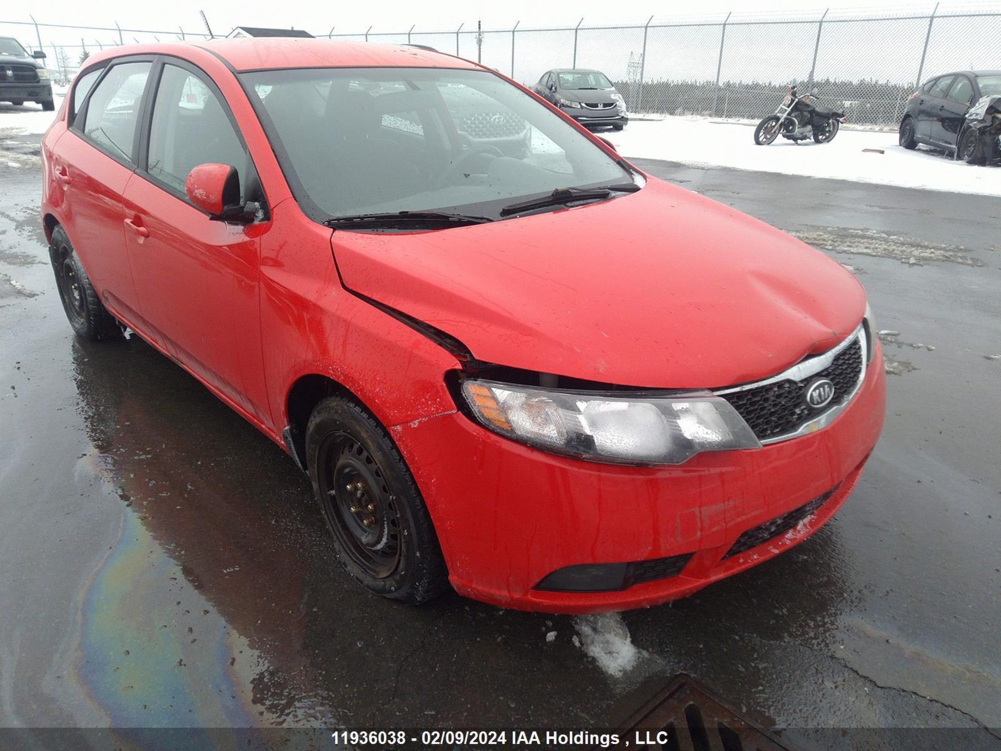 Photo 11 VIN: KNAFT5A2XC5598181 - KIA FORTE 