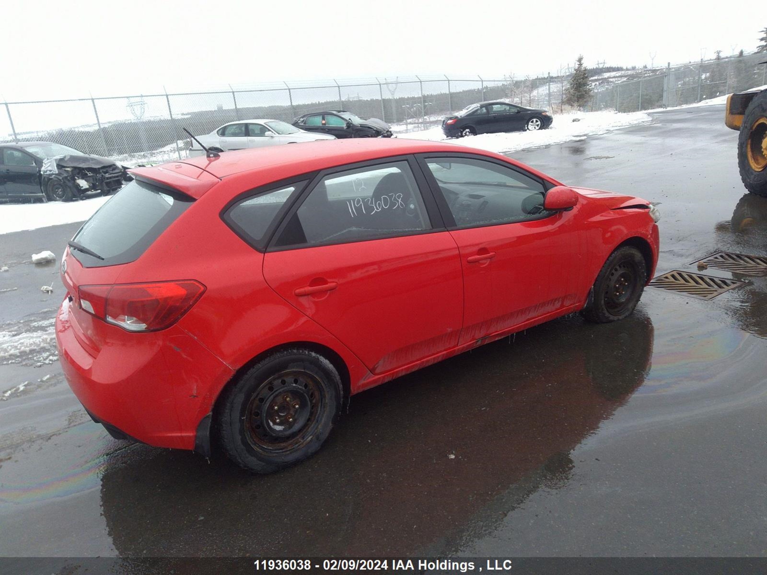 Photo 3 VIN: KNAFT5A2XC5598181 - KIA FORTE 