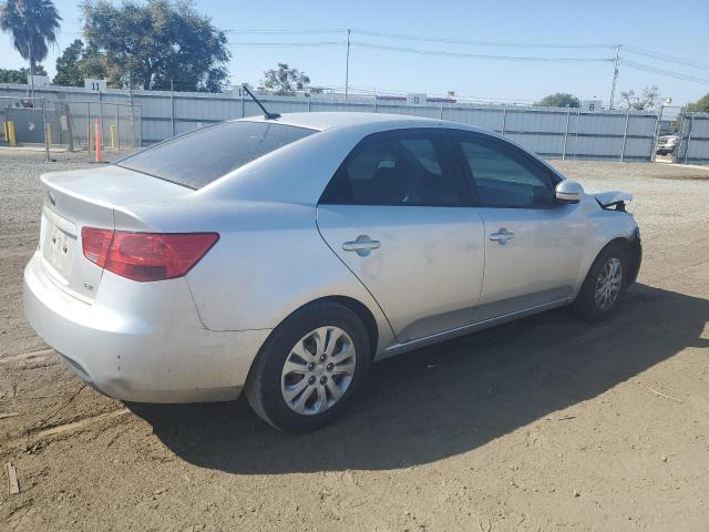 Photo 2 VIN: KNAFU4A20B5425095 - KIA FORTE 