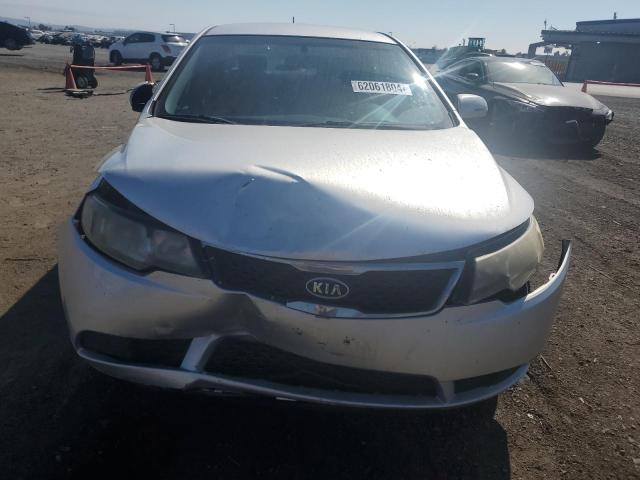 Photo 4 VIN: KNAFU4A20B5425095 - KIA FORTE 