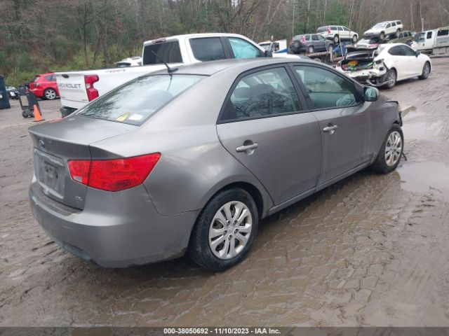 Photo 3 VIN: KNAFU4A20C5552625 - KIA FORTE 