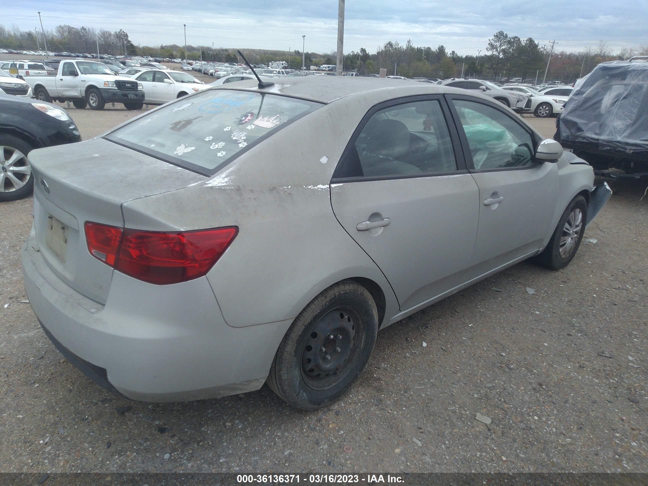 Photo 3 VIN: KNAFU4A20D5646280 - KIA FORTE 