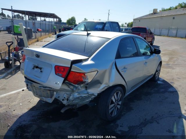 Photo 3 VIN: KNAFU4A20D5657909 - KIA FORTE 