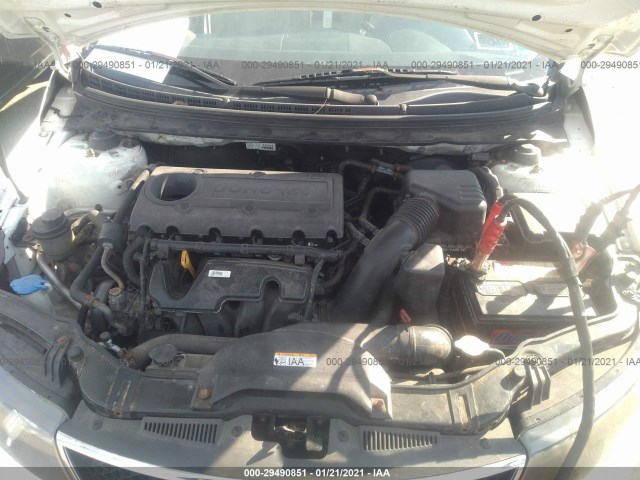 Photo 9 VIN: KNAFU4A21A5120445 - KIA FORTE 