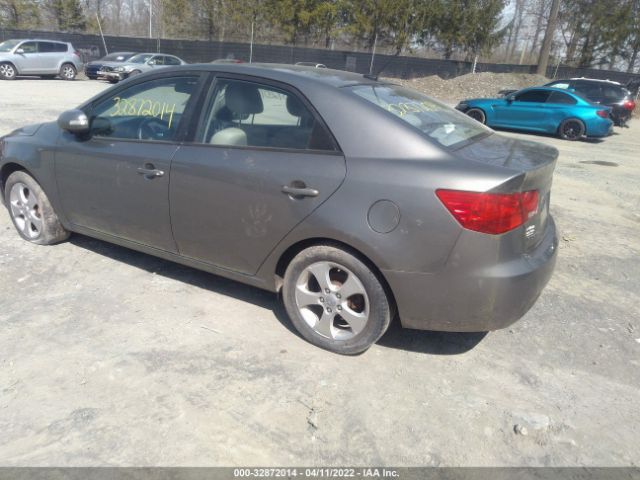 Photo 2 VIN: KNAFU4A21A5244425 - KIA FORTE 