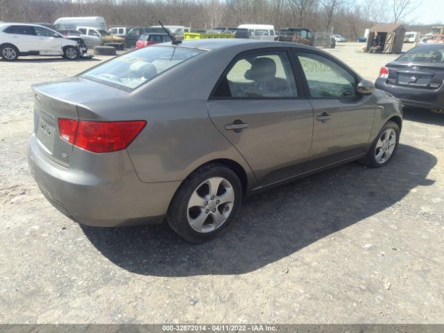 Photo 3 VIN: KNAFU4A21A5244425 - KIA FORTE 