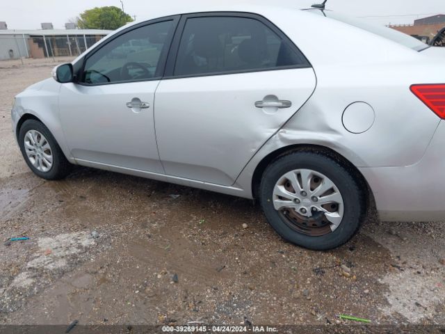 Photo 5 VIN: KNAFU4A21A5261662 - KIA FORTE 