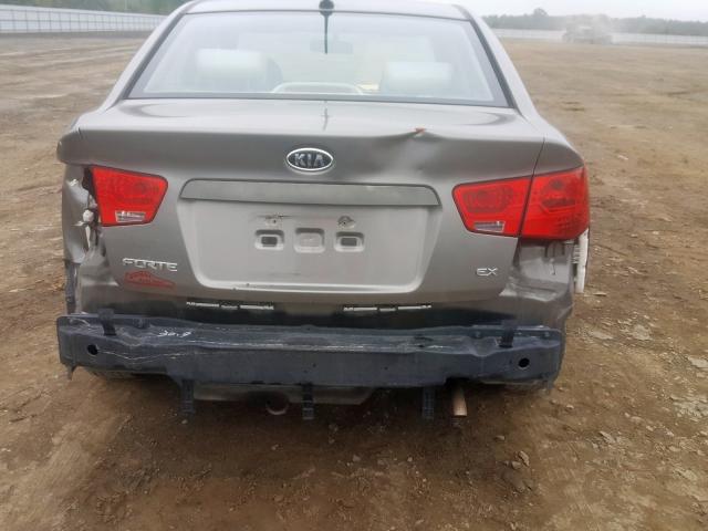 Photo 8 VIN: KNAFU4A21A5807828 - KIA FORTE EX 