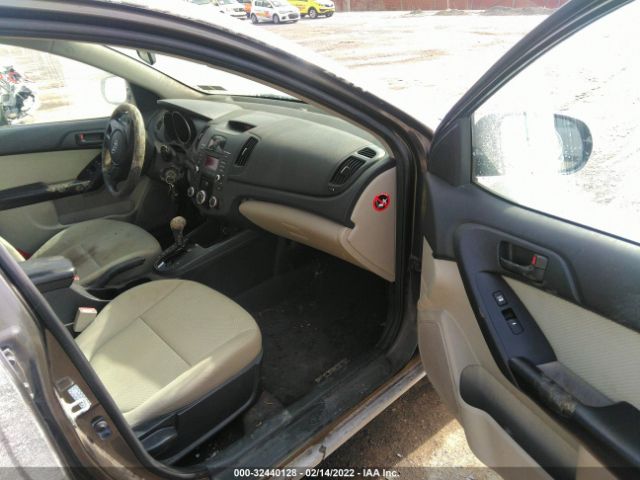 Photo 4 VIN: KNAFU4A21A5807893 - KIA FORTE 