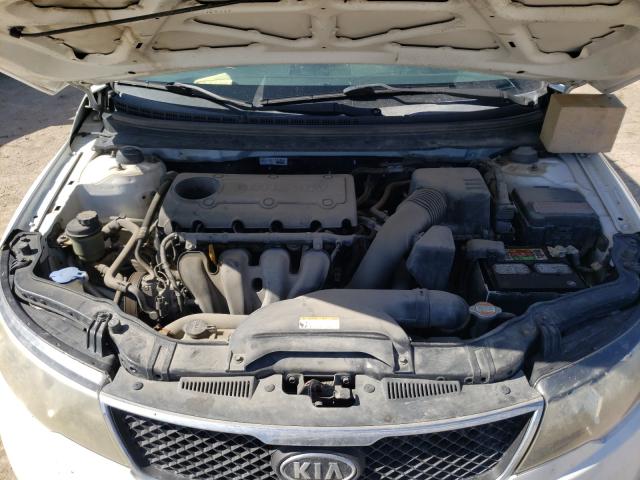 Photo 6 VIN: KNAFU4A21A5808963 - KIA FORTE EX 