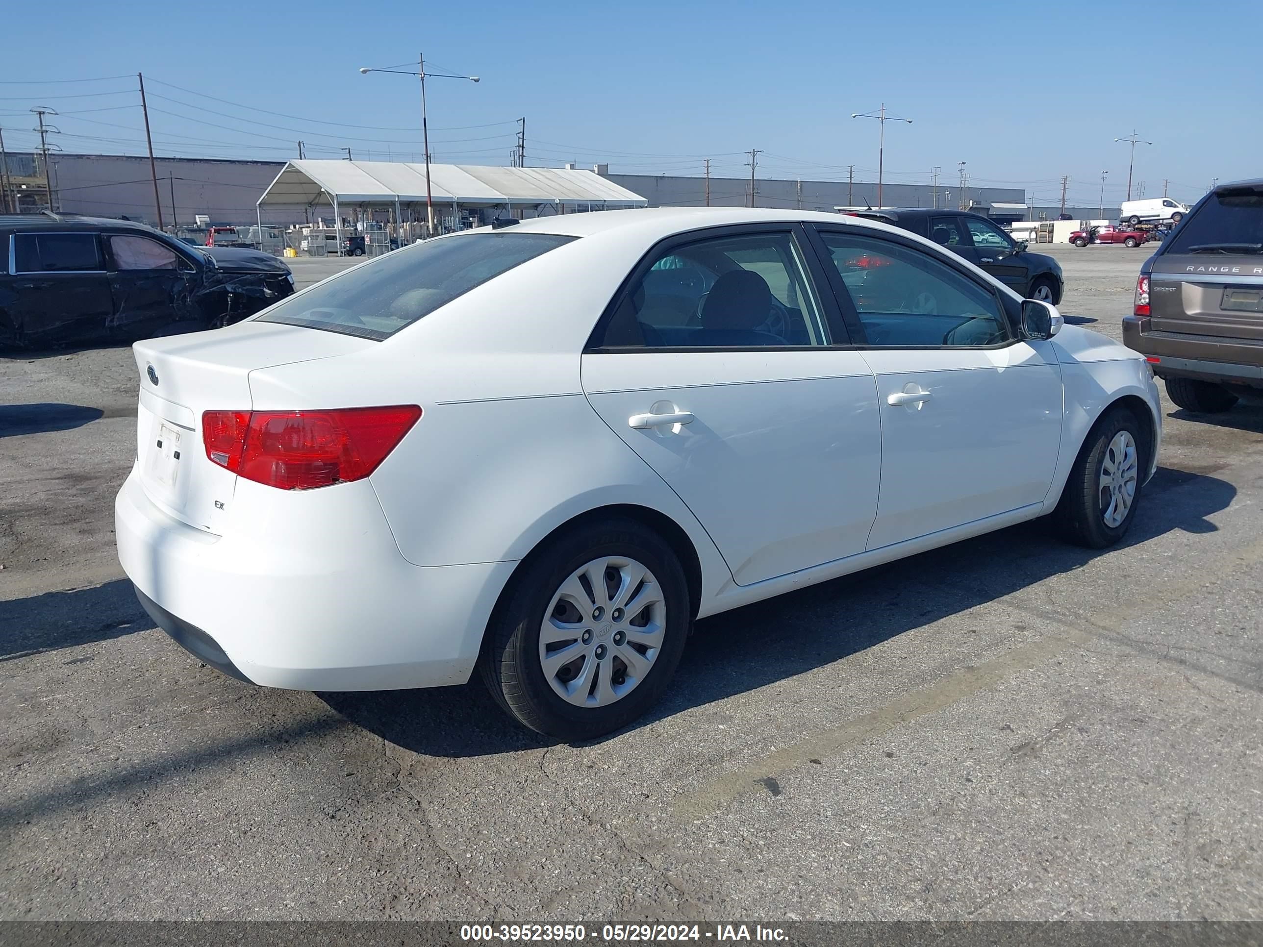 Photo 3 VIN: KNAFU4A21A5850193 - KIA FORTE 