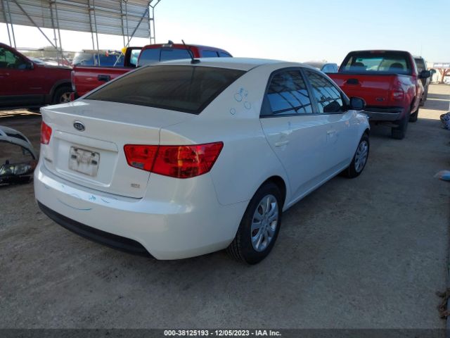 Photo 3 VIN: KNAFU4A21B5376683 - KIA FORTE 