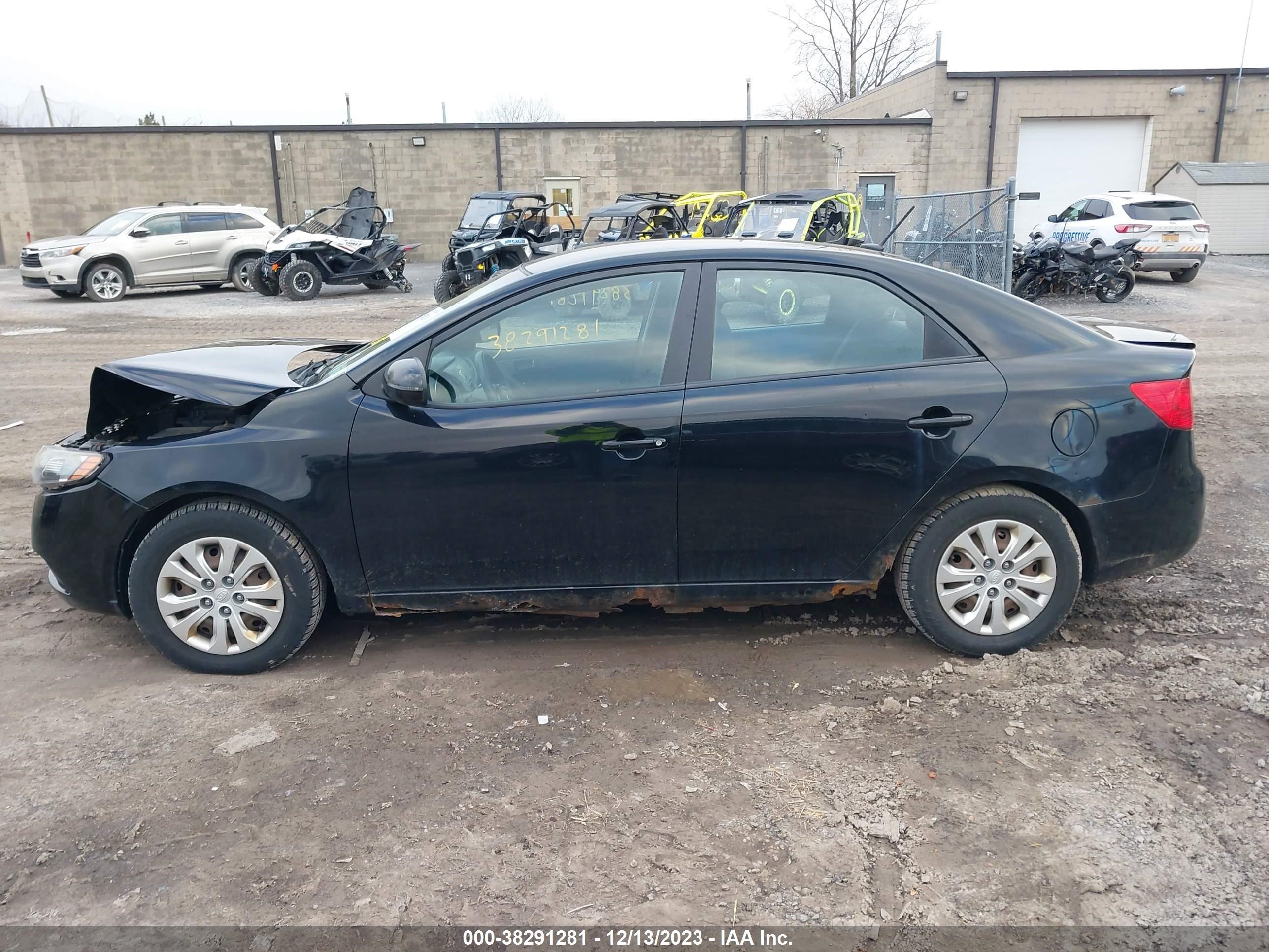 Photo 13 VIN: KNAFU4A21C5493696 - KIA FORTE 