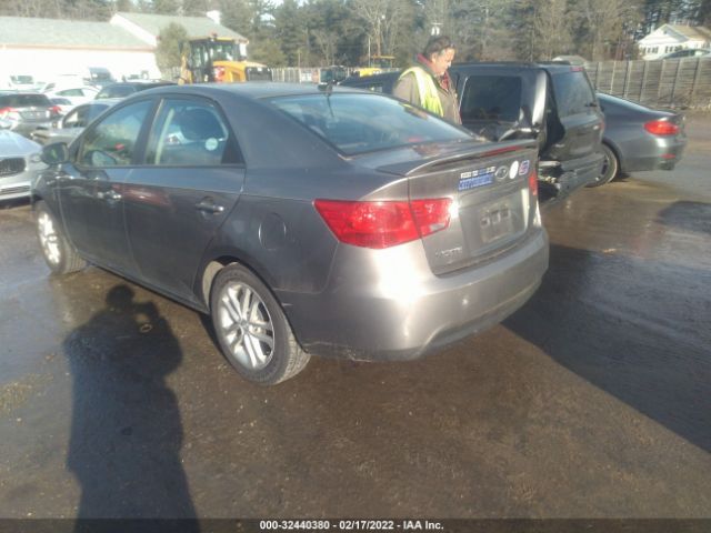 Photo 2 VIN: KNAFU4A21C5497988 - KIA FORTE 