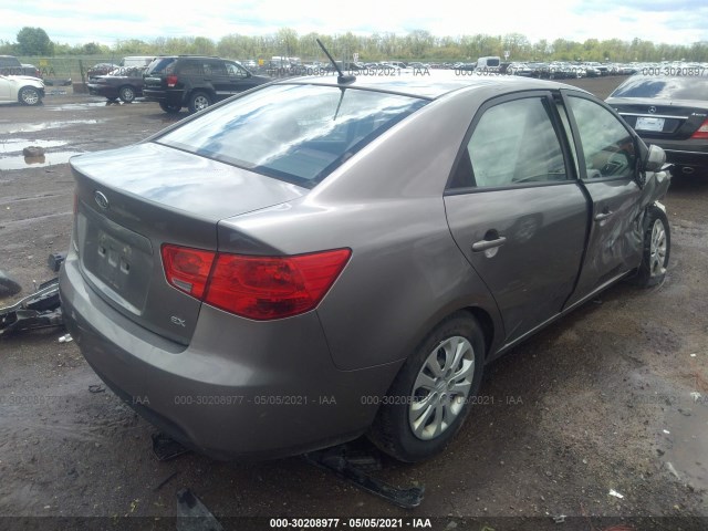 Photo 3 VIN: KNAFU4A21C5498820 - KIA FORTE 