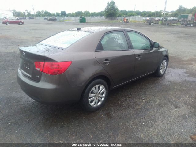 Photo 3 VIN: KNAFU4A21C5517429 - KIA FORTE 