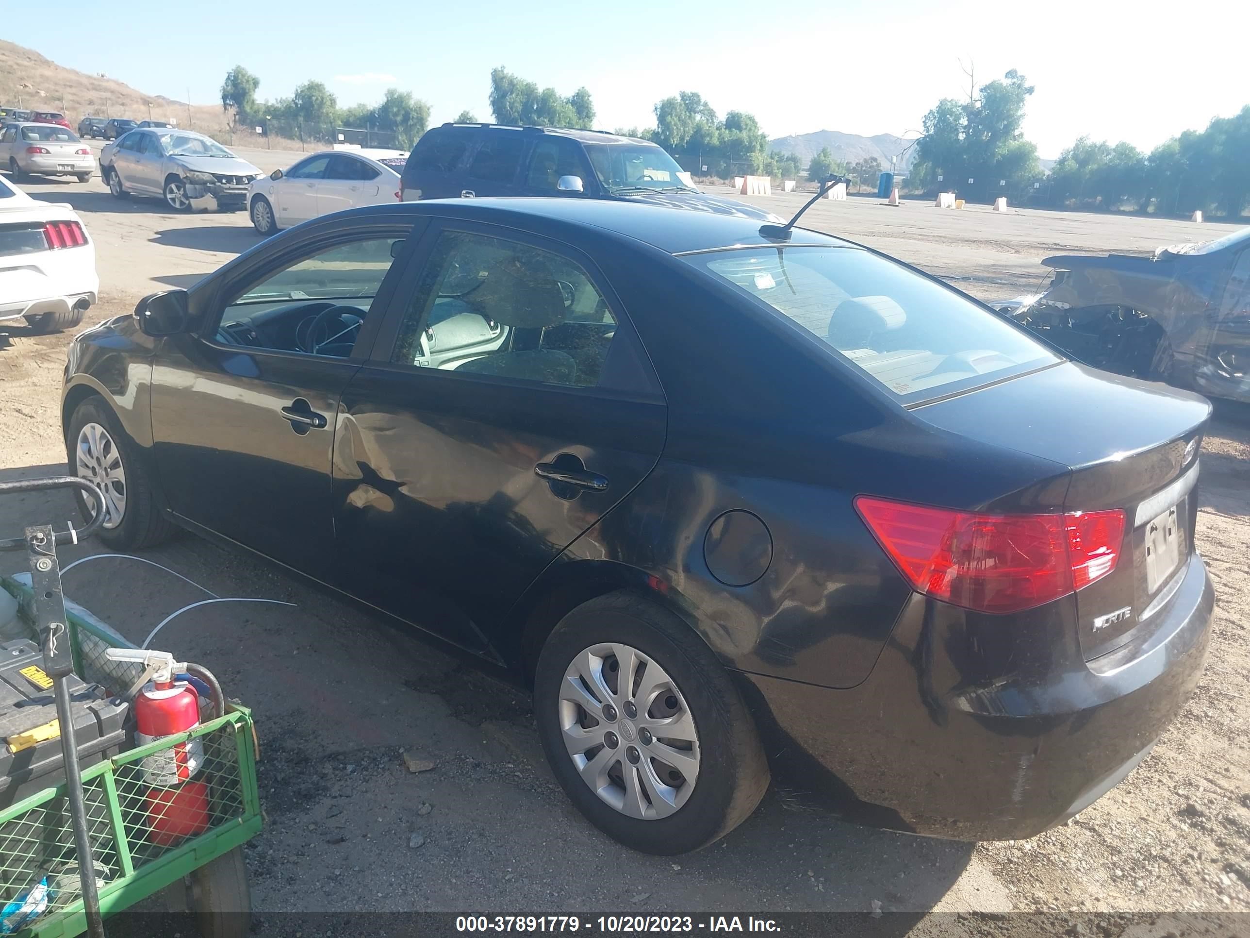 Photo 2 VIN: KNAFU4A21C5539902 - KIA FORTE 