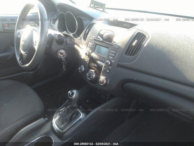 Photo 4 VIN: KNAFU4A21C5570082 - KIA FORTE 