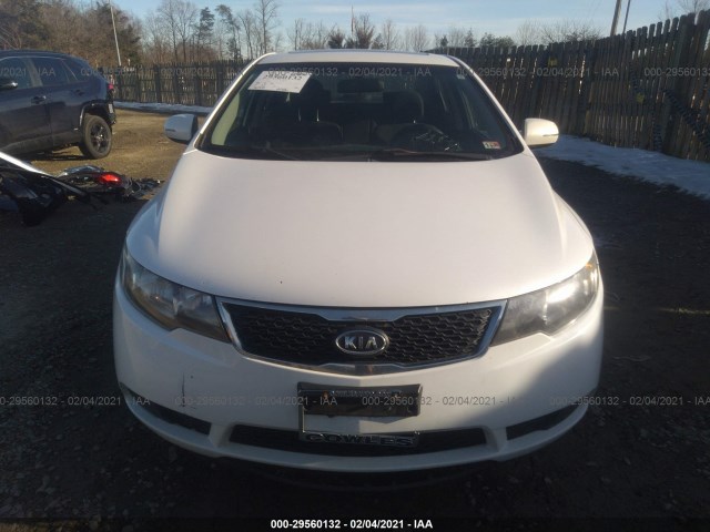 Photo 5 VIN: KNAFU4A21C5570082 - KIA FORTE 