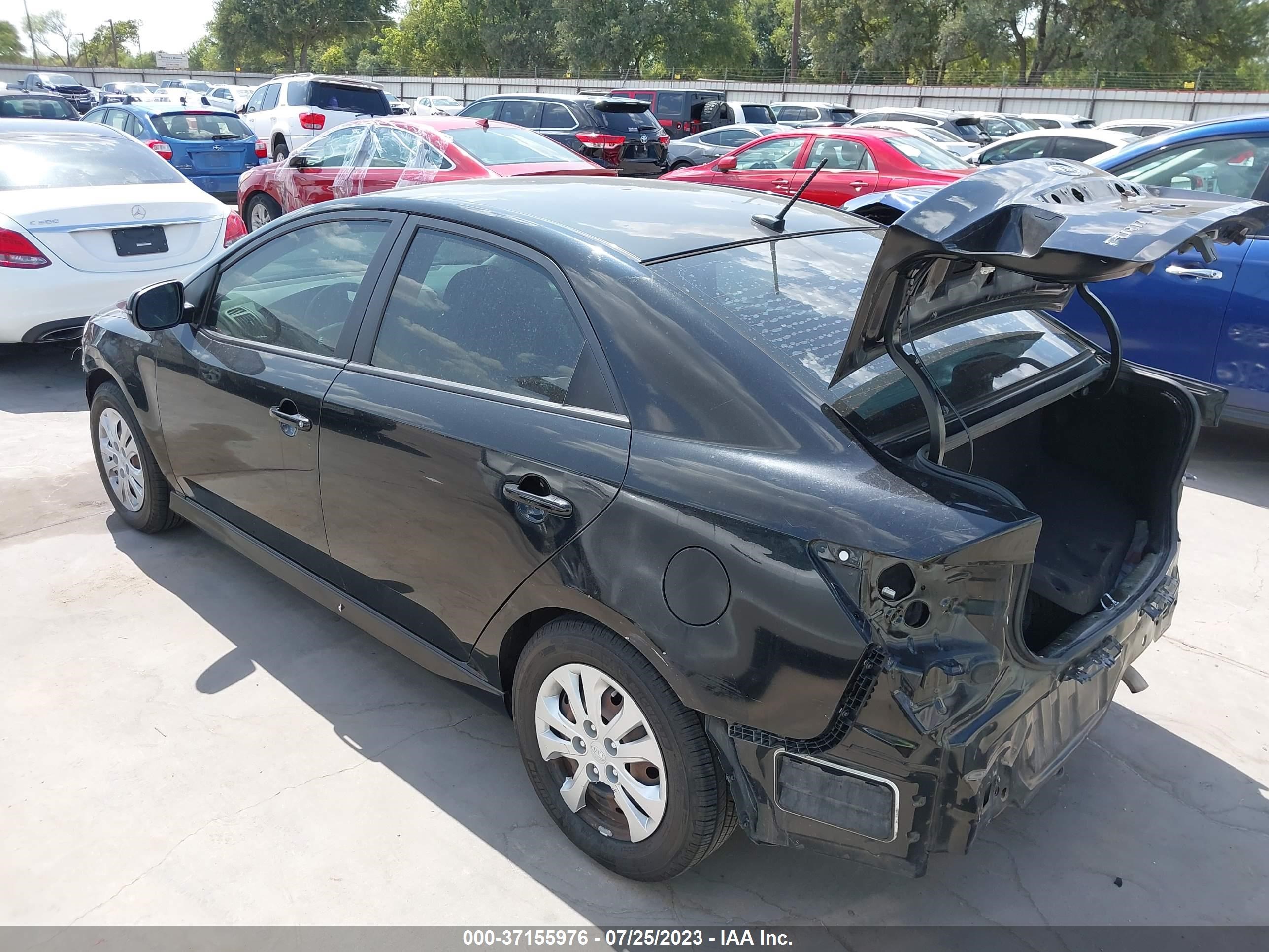 Photo 2 VIN: KNAFU4A21C5642818 - KIA FORTE 