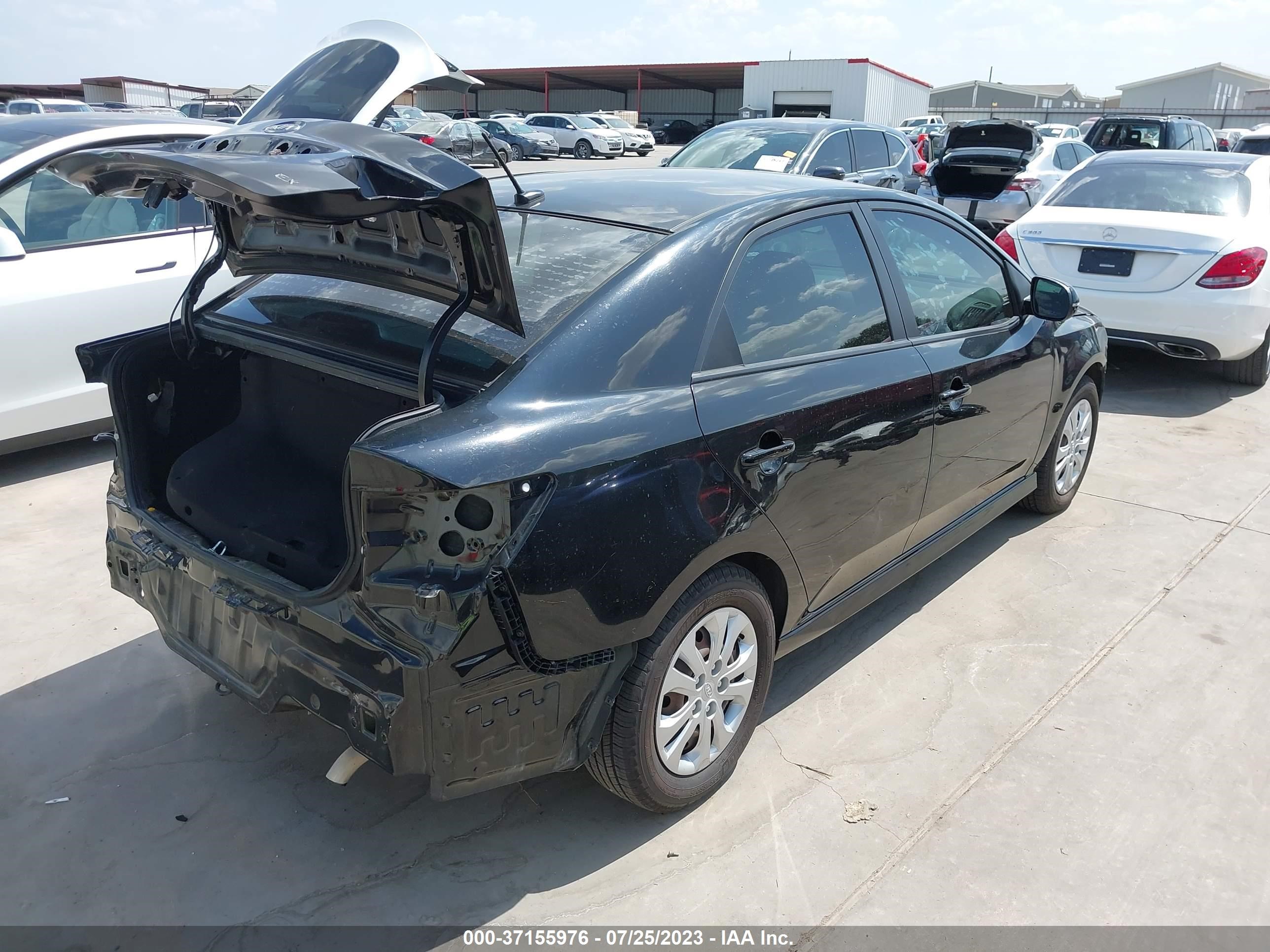 Photo 3 VIN: KNAFU4A21C5642818 - KIA FORTE 