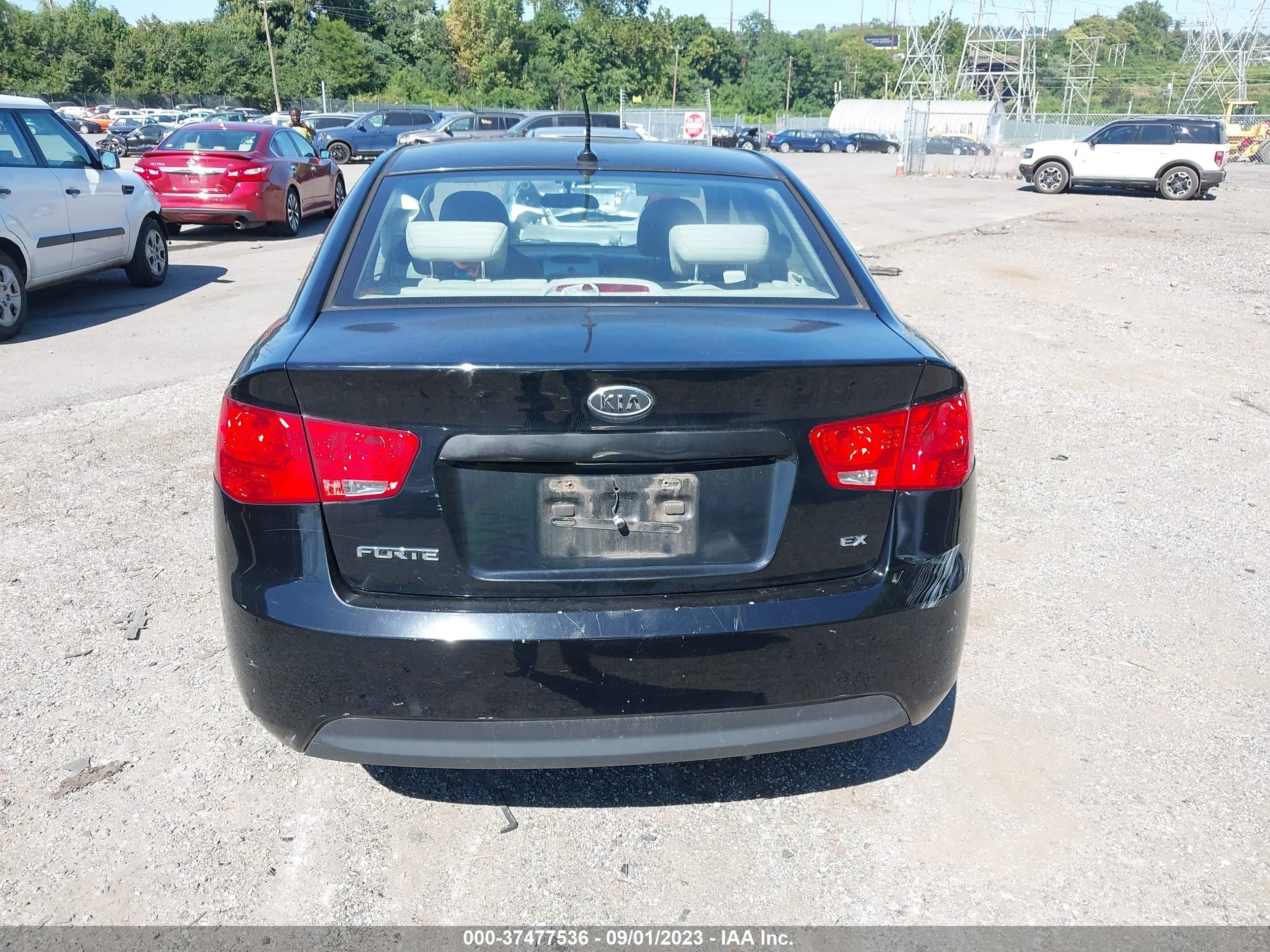 Photo 14 VIN: KNAFU4A21D5675741 - KIA FORTE 