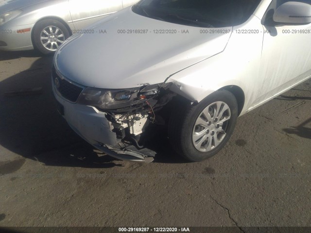 Photo 5 VIN: KNAFU4A21D5694967 - KIA FORTE 