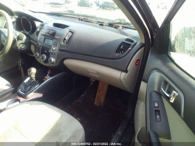 Photo 4 VIN: KNAFU4A21D5701822 - KIA FORTE 