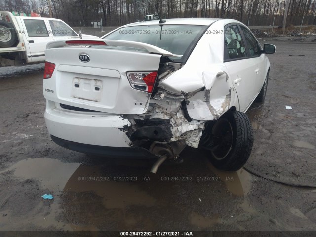 Photo 5 VIN: KNAFU4A21D5709502 - KIA FORTE 