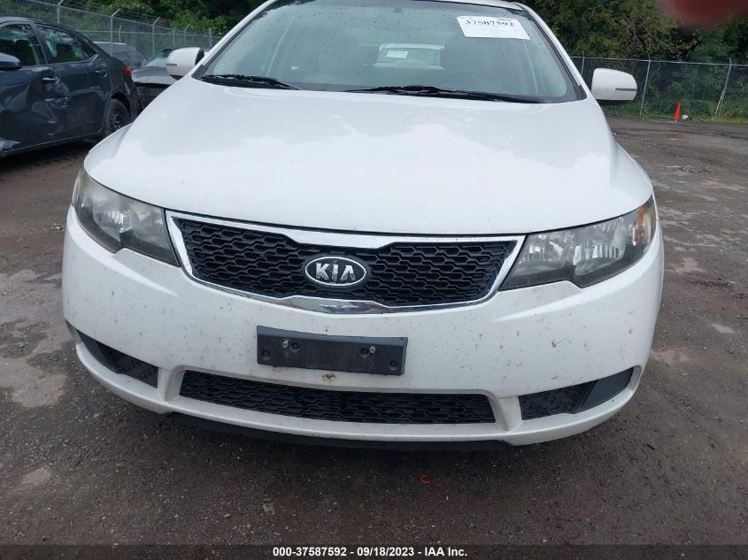 Photo 5 VIN: KNAFU4A21D5725134 - KIA FORTE 