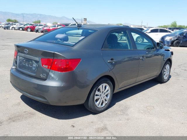 Photo 3 VIN: KNAFU4A21D5731905 - KIA FORTE 