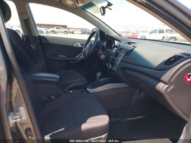 Photo 4 VIN: KNAFU4A21D5731905 - KIA FORTE 