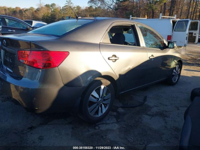 Photo 3 VIN: KNAFU4A21D5737042 - KIA FORTE 