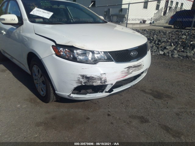 Photo 5 VIN: KNAFU4A22A5132345 - KIA FORTE 