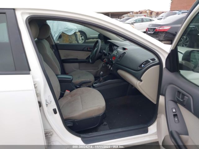 Photo 4 VIN: KNAFU4A22B5385487 - KIA FORTE 