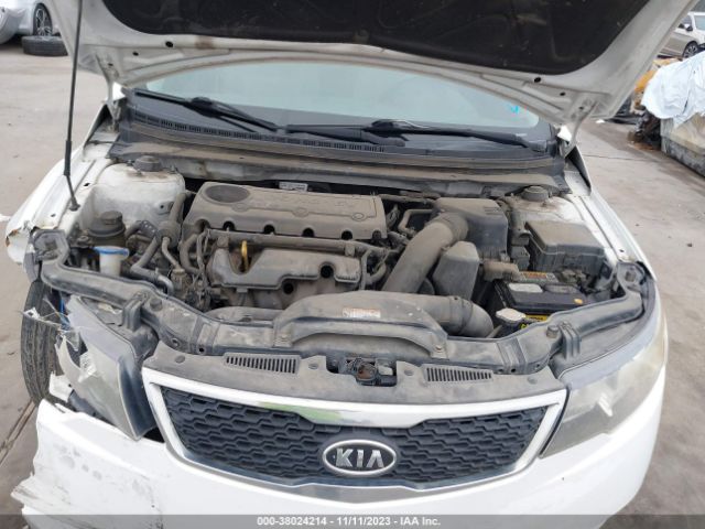 Photo 9 VIN: KNAFU4A22B5385487 - KIA FORTE 