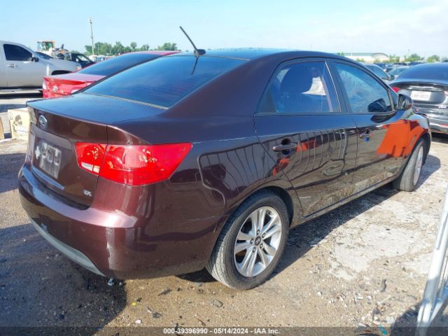 Photo 3 VIN: KNAFU4A22B5385585 - KIA FORTE 