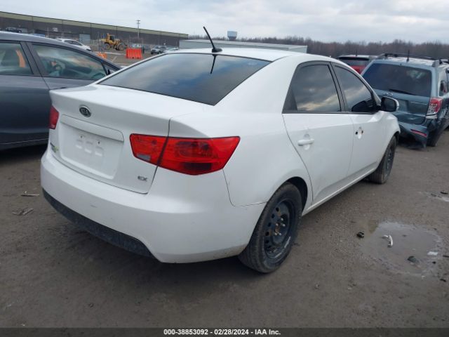 Photo 3 VIN: KNAFU4A22B5401624 - KIA FORTE 