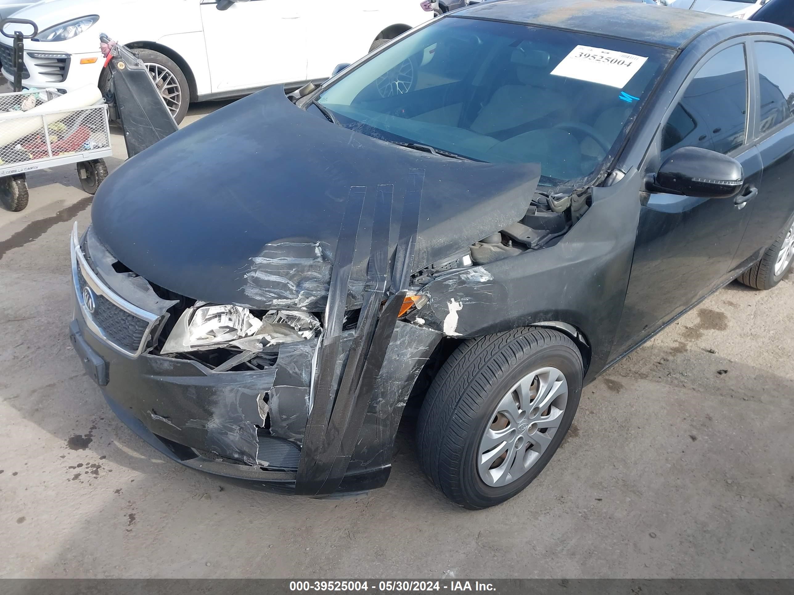 Photo 5 VIN: KNAFU4A22B5426474 - KIA FORTE 