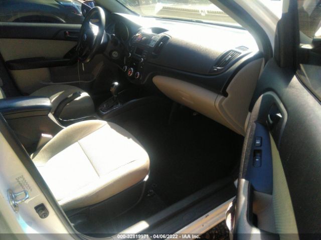 Photo 4 VIN: KNAFU4A22B5448474 - KIA FORTE 