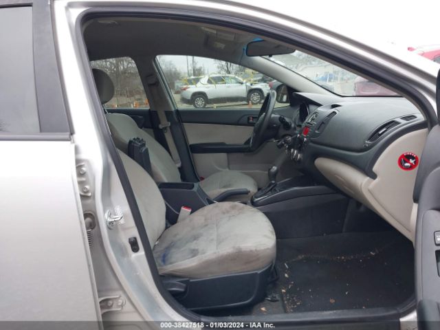 Photo 4 VIN: KNAFU4A22B5891157 - KIA FORTE 