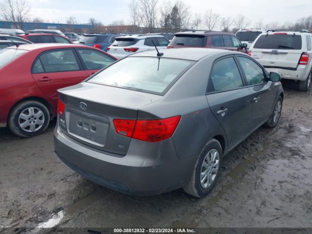 Photo 3 VIN: KNAFU4A22C5580894 - KIA FORTE 