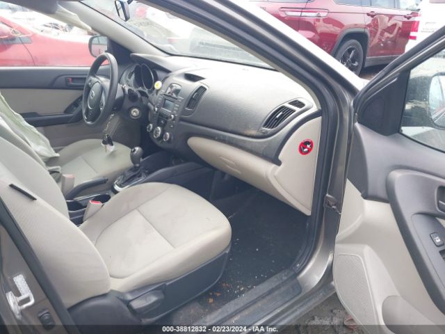 Photo 4 VIN: KNAFU4A22C5580894 - KIA FORTE 